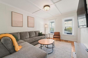 The Collegiate by Saratoga Stays - Private Family Home